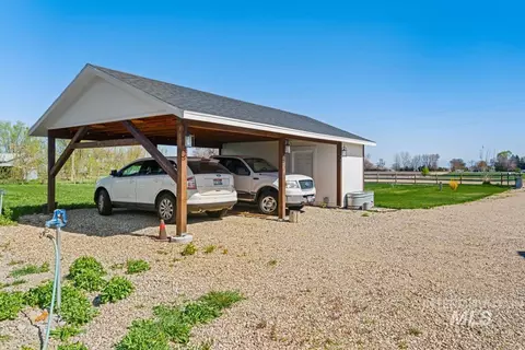 Exterior - 19979 Top Rd, Greenleaf, ID 83626 photo 5 of 12