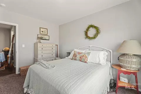 Bedroom - 19979 Top Rd, Greenleaf, ID 83626 photo 4 of 4