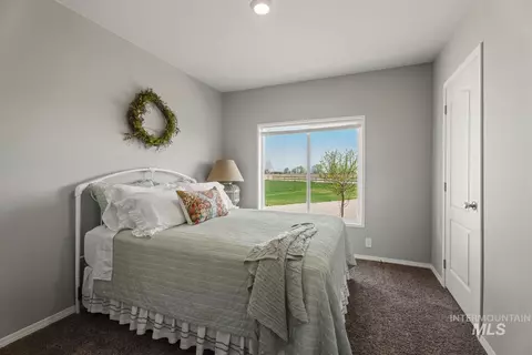 Bedroom - 19979 Top Rd, Greenleaf, ID 83626 photo 3 of 4