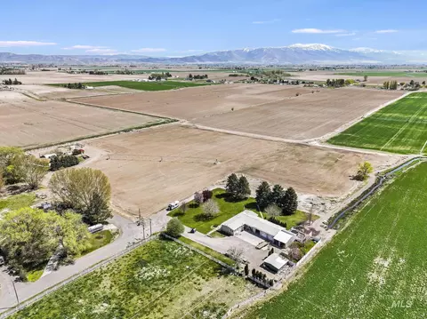38 S 100 E, Burley, ID 83318 photo 2