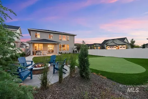 8448 W Brooks Dr, Garden City, ID 83714