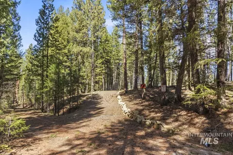 150 Mountain Air Dr, Cascade, ID 83611 photo 6
