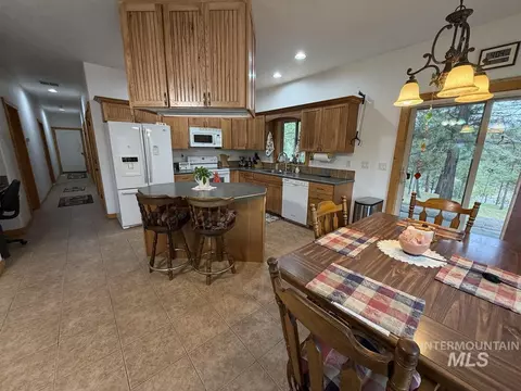 Kitchen - 7 Carey Way, Cascade, ID 83611 photo 1 of 2