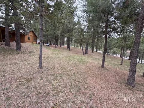 Exterior - 7 Carey Way, Cascade, ID 83611 photo 10 of 14