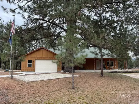 Exterior - 7 Carey Way, Cascade, ID 83611 photo 5 of 14