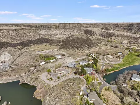 738 727 Falls View Dr, Twin Falls, ID 83301 photo 2