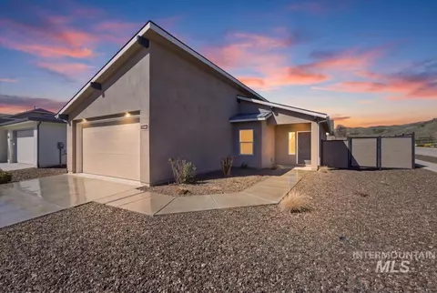 5542 W Old Ranch St, Garden City, ID 83714