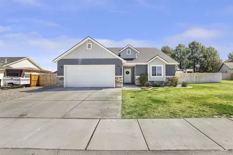 4037 N Blue Cascade Ct E, Buhl, ID 83316
