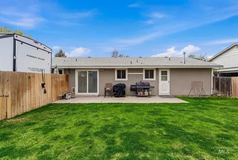 Exterior - 598 Easy St, Kuna, ID 83634 photo 6 of 14