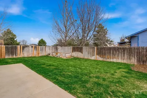 Exterior - 598 Easy St, Kuna, ID 83634 photo 5 of 14