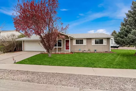598 Easy St, Kuna, ID 83634