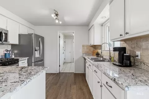 Kitchen - 598 Easy St, Kuna, ID 83634 photo 2 of 8