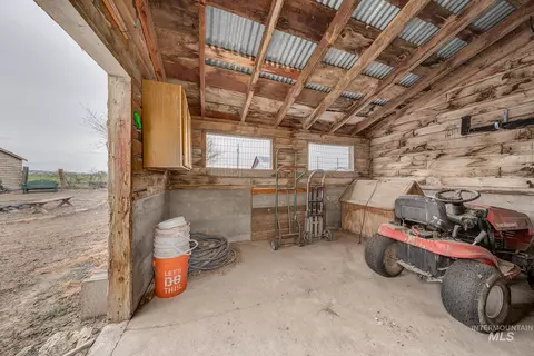 Exterior - 1363 Ross Rd, Weiser, ID 83672 photo 9 of 19