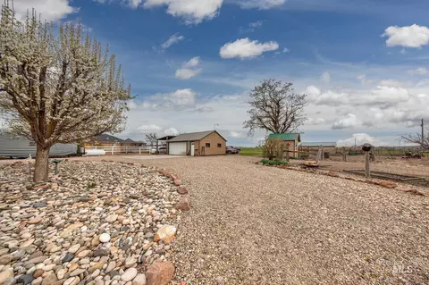 Exterior - 1363 Ross Rd, Weiser, ID 83672 photo 17 of 19