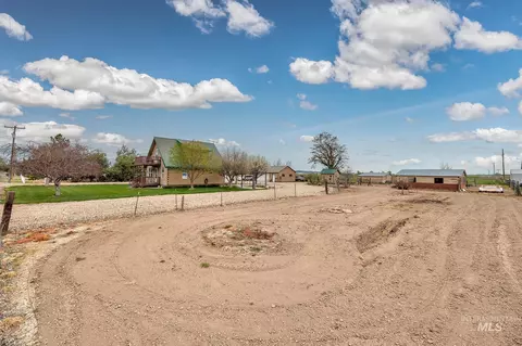 Exterior - 1363 Ross Rd, Weiser, ID 83672 photo 15 of 19