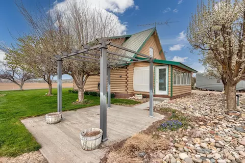 Exterior - 1363 Ross Rd, Weiser, ID 83672 photo 2 of 19