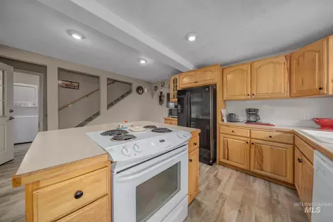 Kitchen - 1363 Ross Rd, Weiser, ID 83672 photo 3 of 3