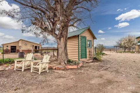 Exterior - 1363 Ross Rd, Weiser, ID 83672 photo 12 of 19