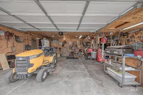 Exterior - 1363 Ross Rd, Weiser, ID 83672 photo 5 of 19