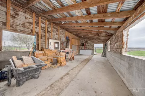 Exterior - 1363 Ross Rd, Weiser, ID 83672 photo 8 of 19