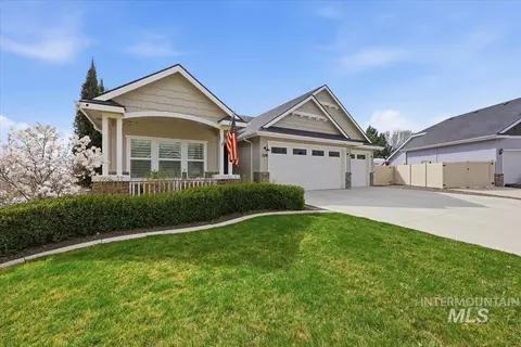 319 Sunderland St, Caldwell, ID 83605