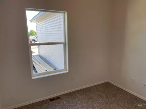 Bedroom - 933 Roen Rd, Jerome, ID 83338 photo 1 of 3