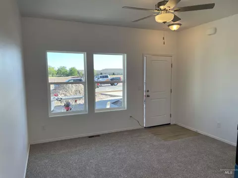 Living - 933 Roen Rd, Jerome, ID 83338 photo 1 of 1