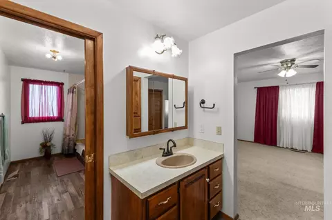 Bath - 3154 N 4750 E, Murtaugh, ID 83344 photo 1 of 5