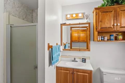Bath - 3154 N 4750 E, Murtaugh, ID 83344 photo 4 of 5