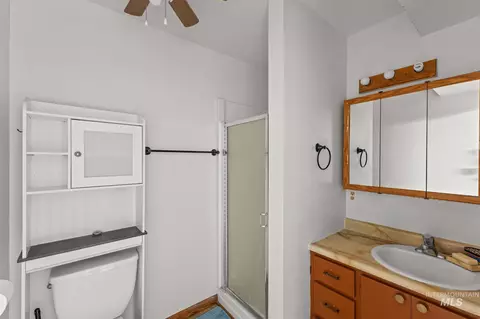 Bath - 3154 N 4750 E, Murtaugh, ID 83344 photo 3 of 5