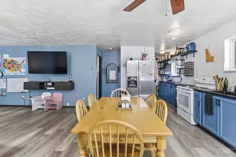 Dining - 1161 Chaney Rd, Viola, ID 83872 photo 5 of 5