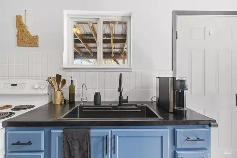 Kitchen - 1161 Chaney Rd, Viola, ID 83872 photo 1 of 4