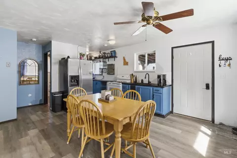 Dining - 1161 Chaney Rd, Viola, ID 83872 photo 4 of 5