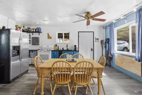 Dining - 1161 Chaney Rd, Viola, ID 83872 photo 3 of 5