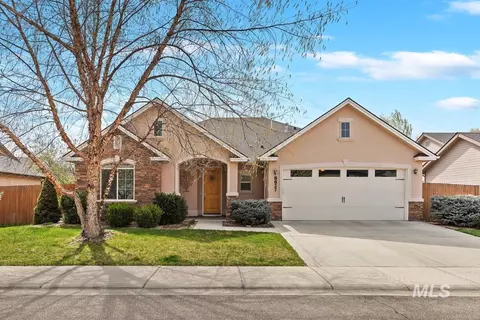 8827 W Sloan St, Boise, ID 83714
