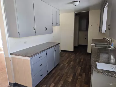 Kitchen - 14 E 100 S, Rupert, ID 83350 photo 2 of 2