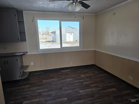 Living - 14 E 100 S, Rupert, ID 83350 photo 2 of 3