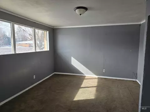 Living - 14 E 100 S, Rupert, ID 83350 photo 1 of 3
