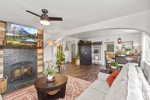 Living - 202 S School St, Cascade, ID 83611 photo 1 of 3