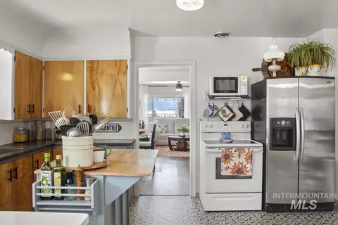 Kitchen - 202 S School St, Cascade, ID 83611 photo 3 of 6