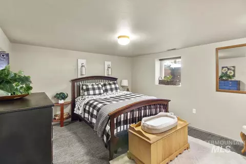 Bedroom - 202 S School St, Cascade, ID 83611 photo 2 of 3