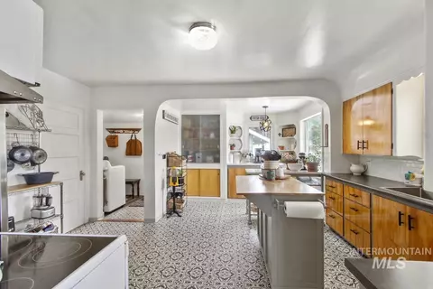 Kitchen - 202 S School St, Cascade, ID 83611 photo 2 of 6