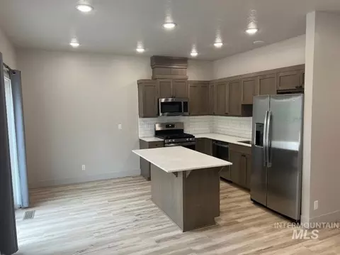 Kitchen - 705 E Bates Ave, Parma, ID 83660 photo 2 of 2