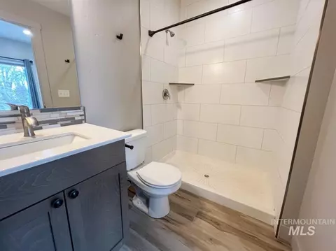 Bath - 705 E Bates Ave, Parma, ID 83660 photo 1 of 1