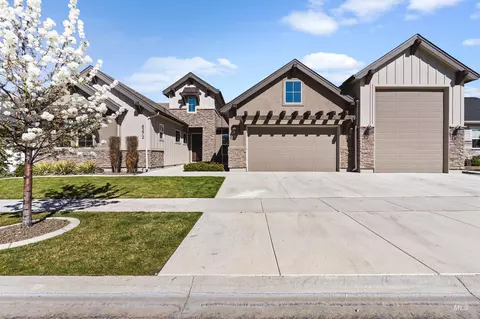 8272 W Sparks Lake Dr, Garden City, ID 83714