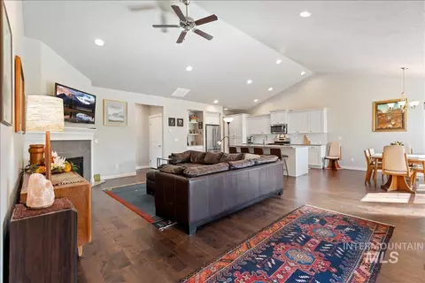 4132 E Silverking Ln, Meridian, ID 83642