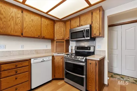 Kitchen - 15335 David St, Caldwell, ID 83607 photo 4 of 5