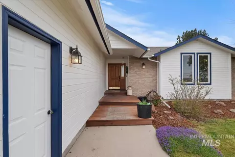 Exterior - 15335 David St, Caldwell, ID 83607 photo 4 of 14