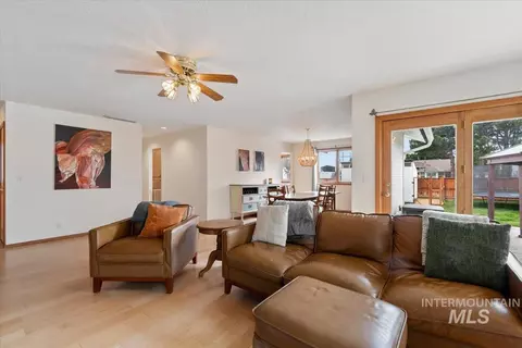Living - 15335 David St, Caldwell, ID 83607 photo 1 of 1