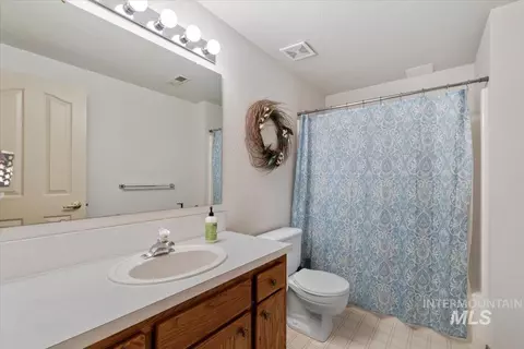 Bath - 15335 David St, Caldwell, ID 83607 photo 4 of 4